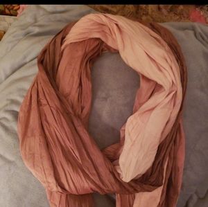 Lot of 4 infinity scarves